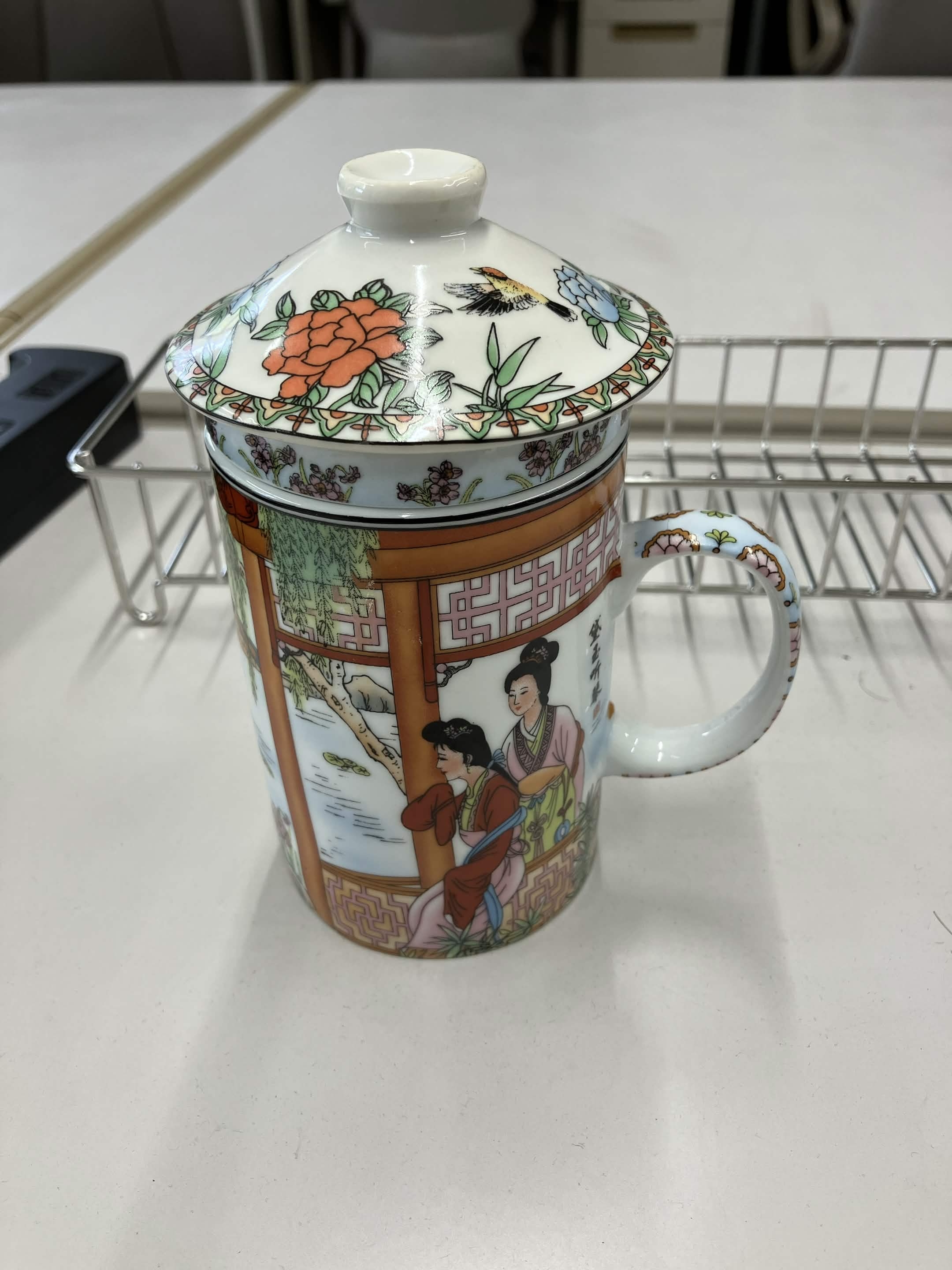 紅楼夢のマグカップ
